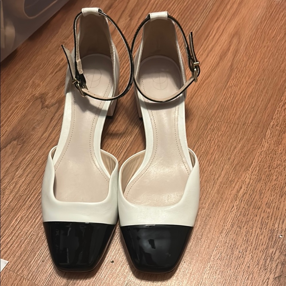Paire and Porte Mayjane two tone pumps